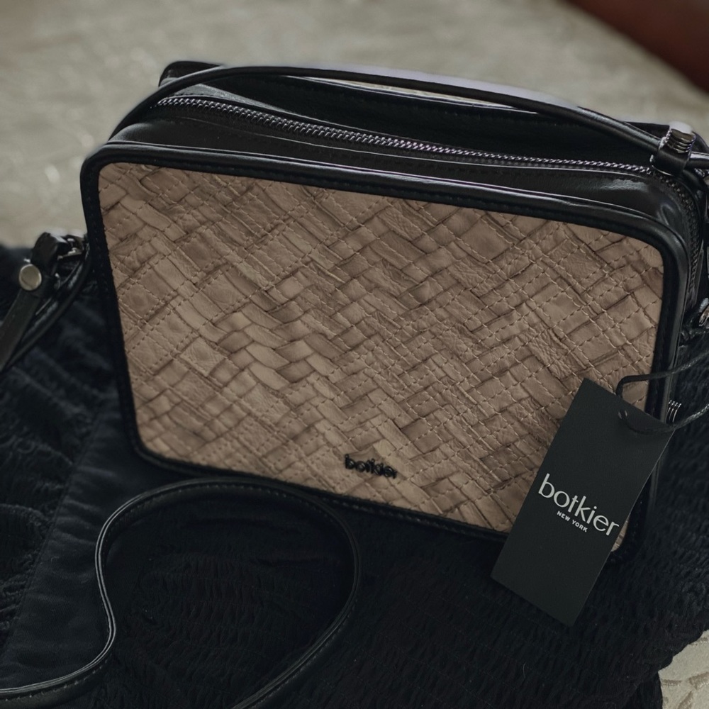 NEW LEATHER CROSSBODY